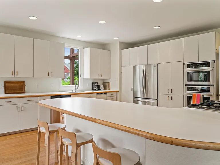175 Ruggles Ave #1 — Photo 7