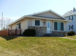 1017 Davis Ave, South Milwaukee, WI 53172