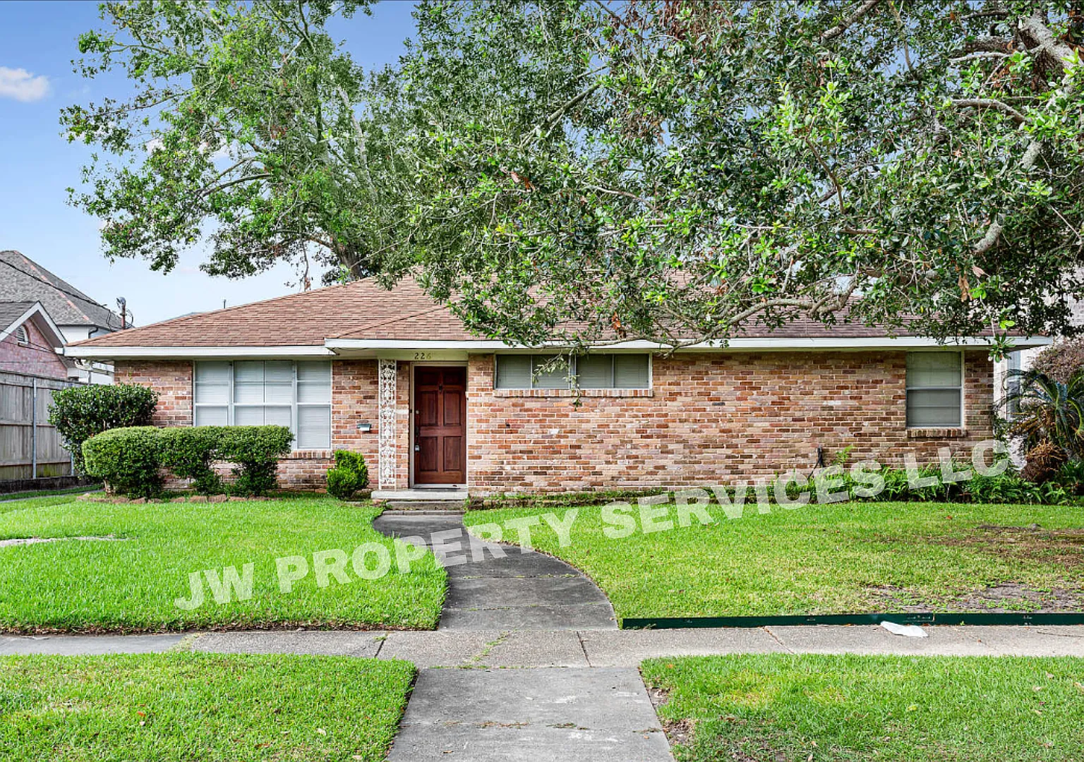 Charming 3-Bedroom Home in Metairie $2,195/Month — Photo 1