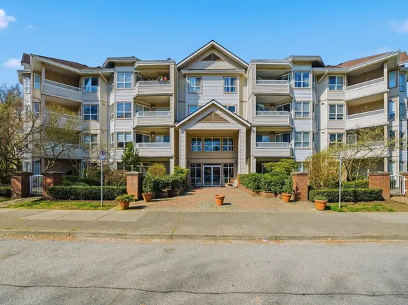 8139 121a St #303, Surrey, BC V3W 0Z2