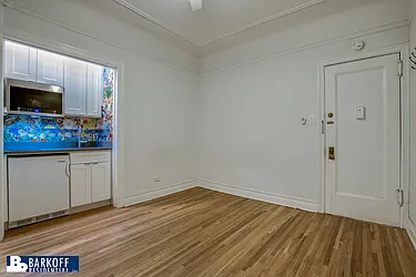 Rented by Barkoff Residential 