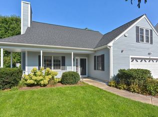 12 Pelican Dr, Walpole, MA 02081
