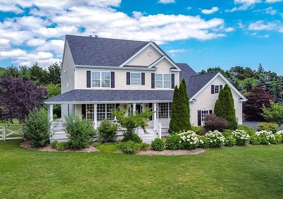 1st image of 114 Maidstone Ln