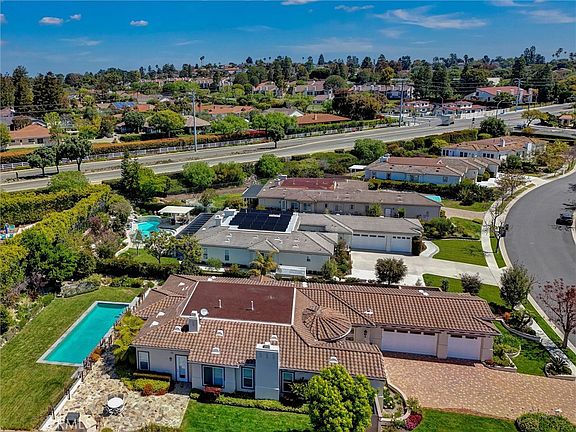 3rd image of 9 Sail View Ave