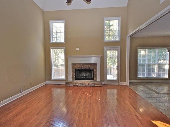 5th image of 385 Virginia Park