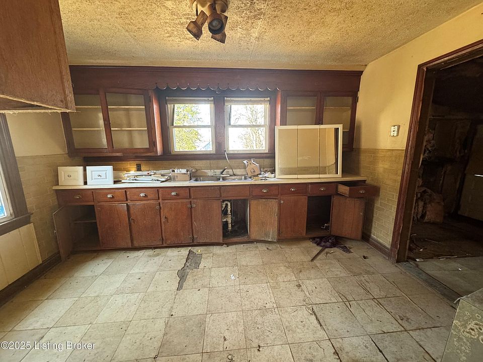 2nd image of 1407 Shingo Ave