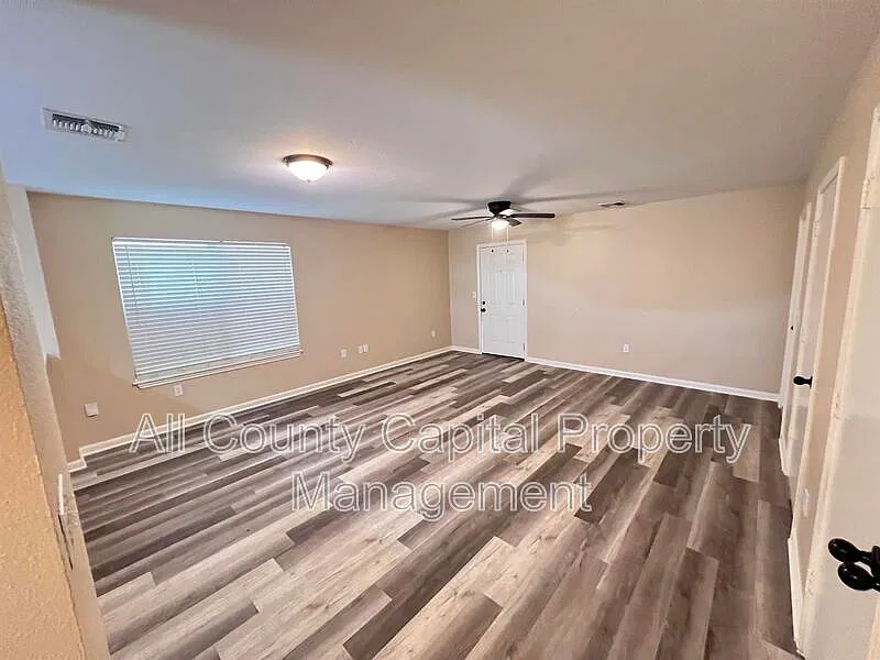 4 bed, 2.5 bath, 1616 sqft, $1,550 — Photo 3