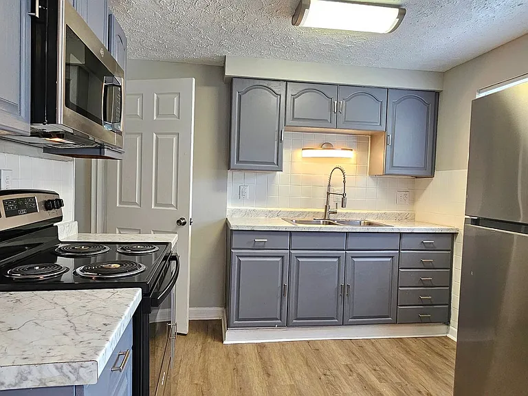 Maples Townhomes — Photo 6