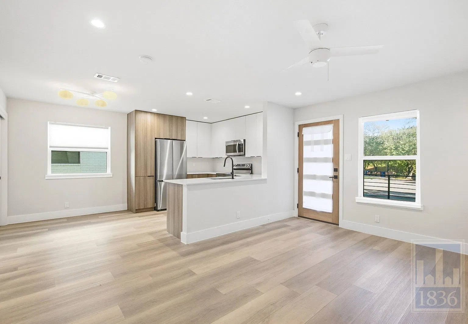 2 bed, 1.0 bath, 872 sqft, $1,850 — Photo 2