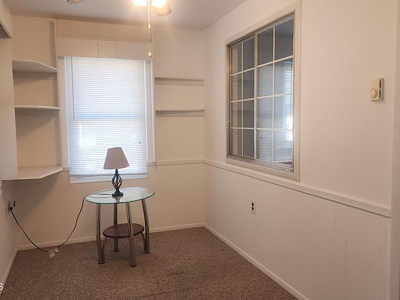 3rd image of 4 Deerfield Drive #B