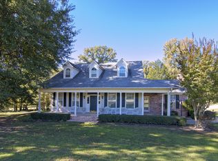 310 Honeysuckle Ln, Longview, TX 75605