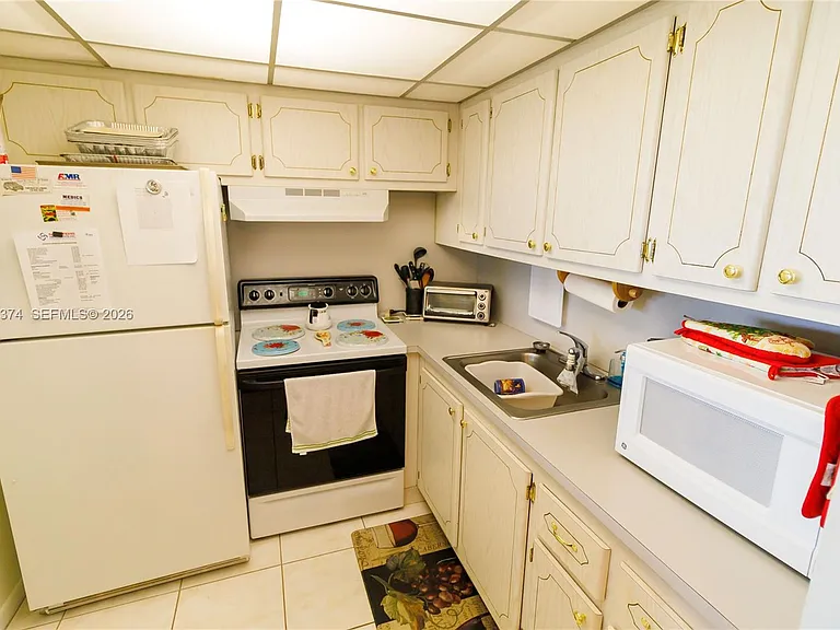 90 Berkshire E #90-D — Photo 9