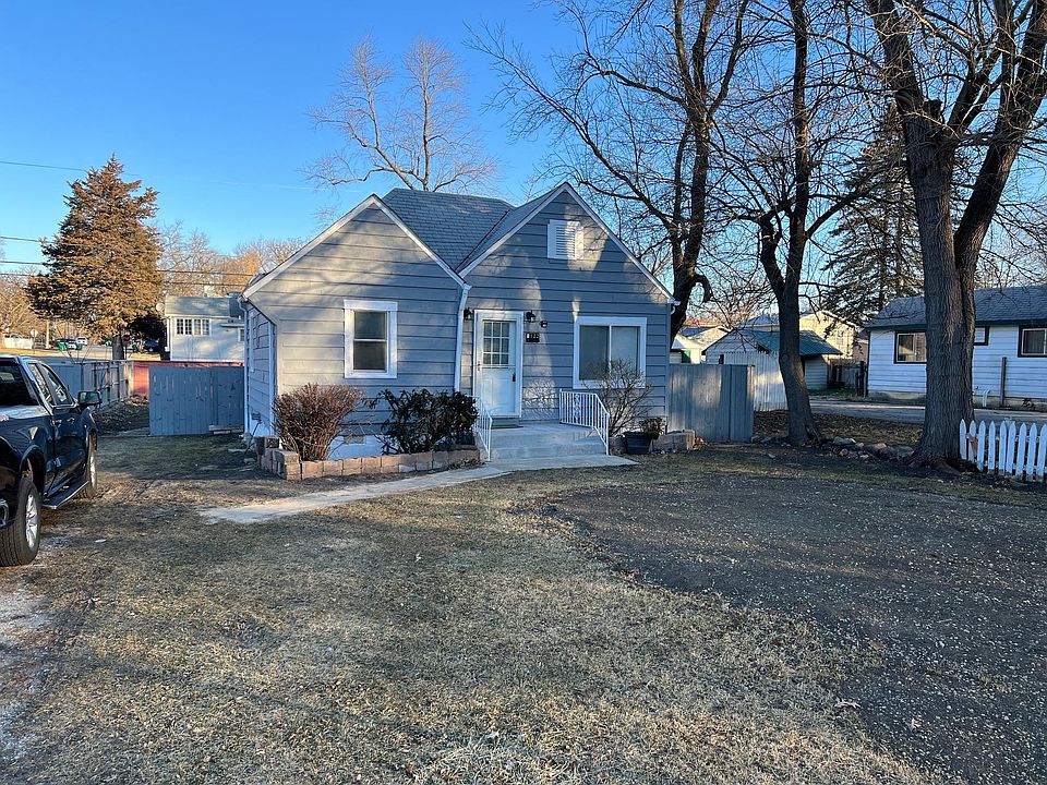 1st image of 122 Woodland Dr