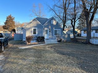 122 Woodland Dr, Round Lake Beach, IL 60073