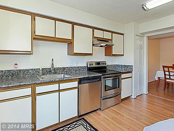 Eat-in Kitchen