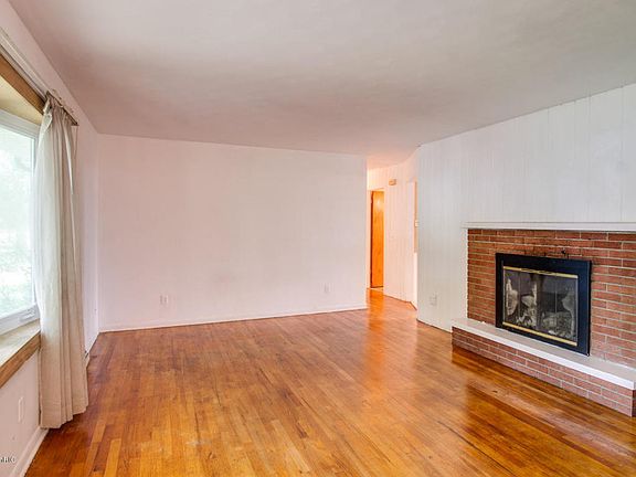 3rd image of 8415 Harvest Ave