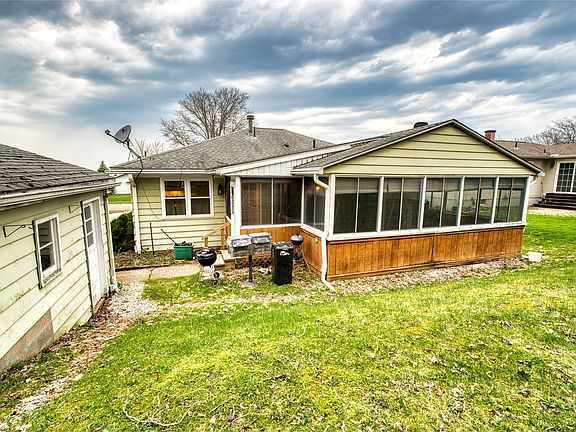 3rd image of 2639 E 44th St