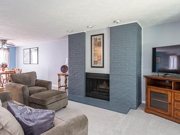 5th image of 5904 Gloucester Ct