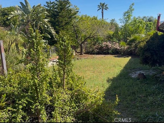 4th image of 963 Rancho Rd