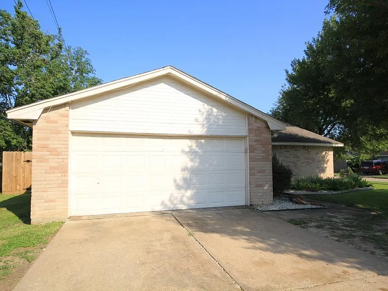 24002 Silversmith Ln — Photo 2