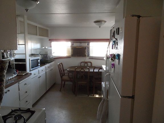 4th image of 43155 Sierra Hwy Spc 32