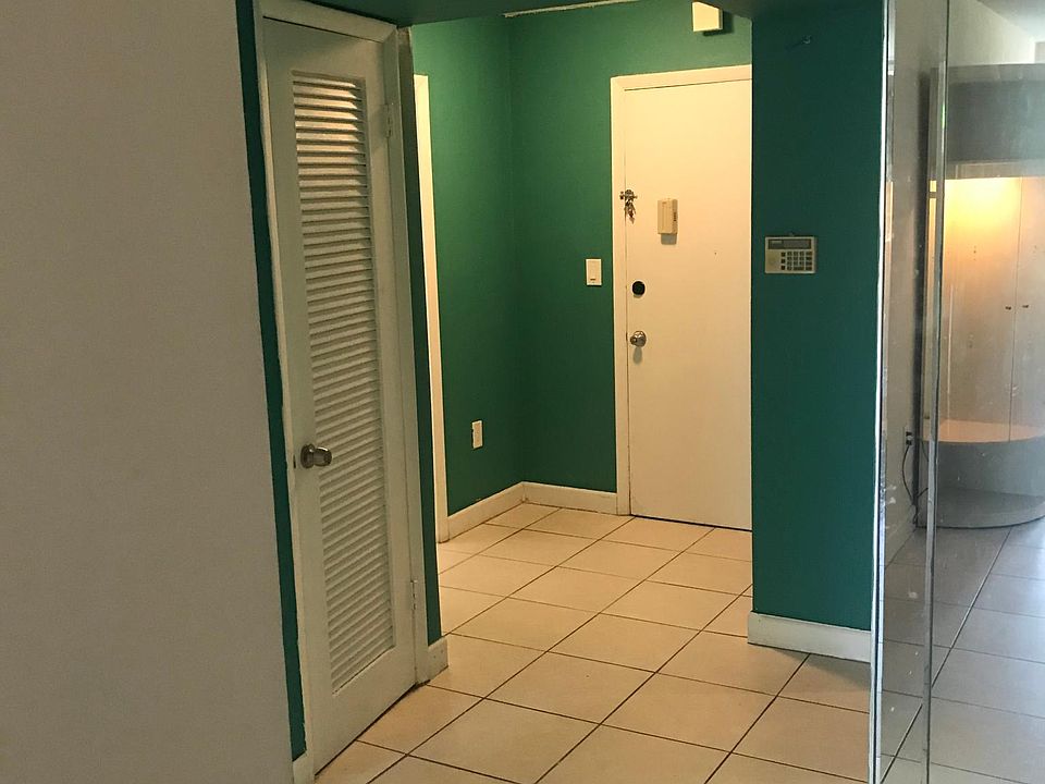 1st image of 1401 NE 191st St APT 310