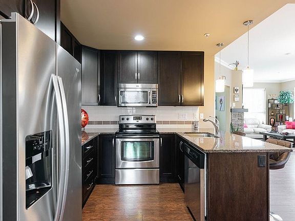 5th image of 3192 Gladwin Rd #203