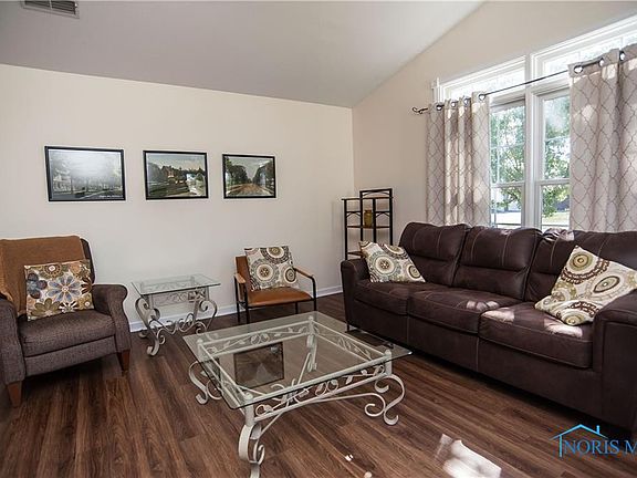 5th image of 610 Briarheath Dr