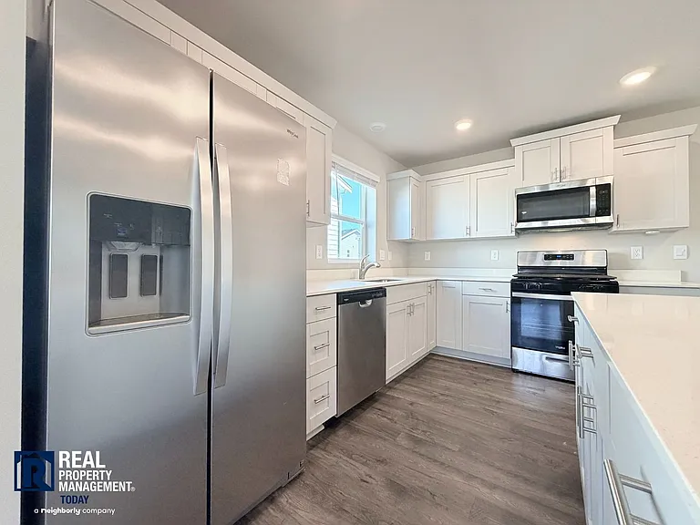 2216 Trailside Dr NE — Photo 5