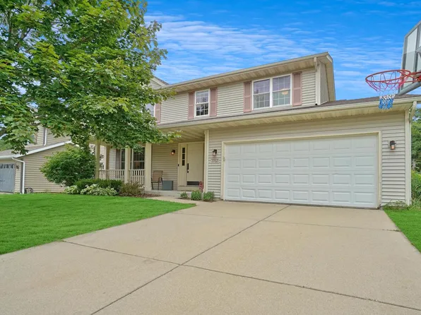 2702 Great Forest DRIVE, West Bend, WI 53090