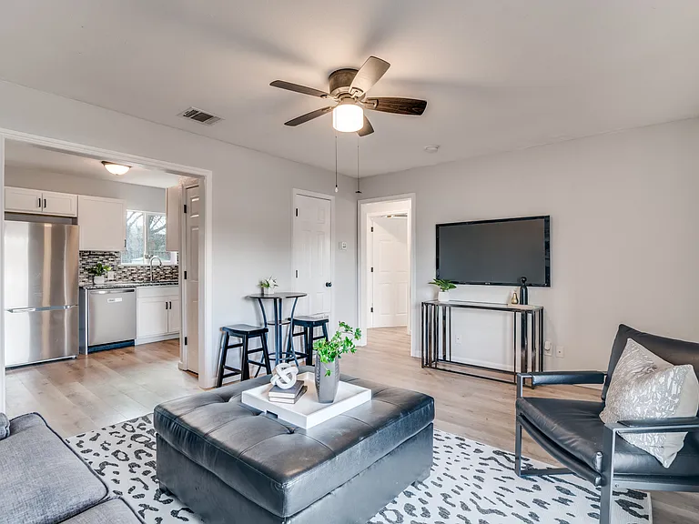 406 Freeman St — Photo 15