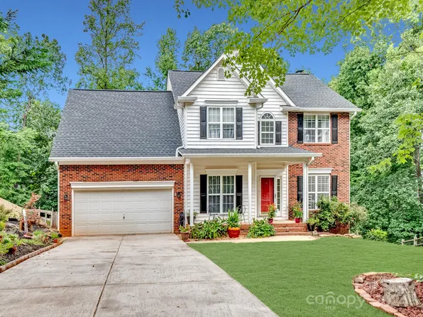 2806 Walcoourt Valley Pl, Charlotte, NC 28270