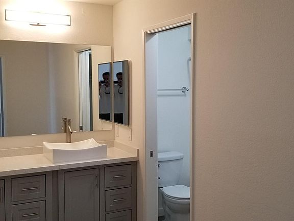 4th image of 4221 34th St #2B-2Ba-977Sqft