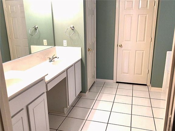 5th image of 5213 Crossvine Ln