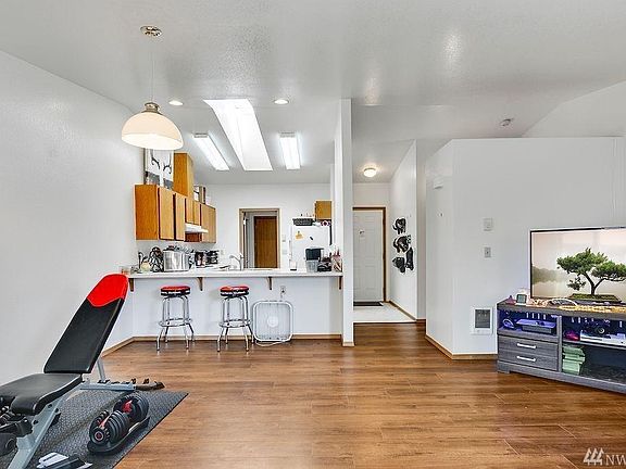 4th image of 9602 51st Ave NE #A