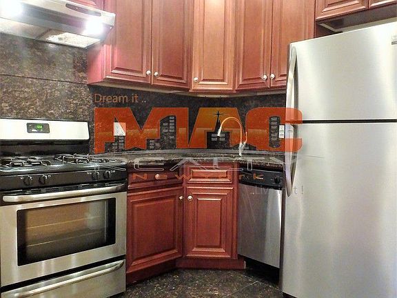 3rd image of 3049 29th St APT 2F