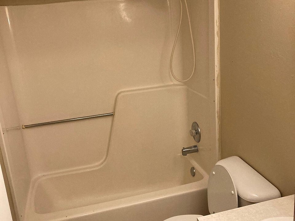 2nd image of 1305 Golden Valley Ln #D