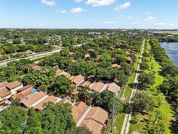 5th image of 6120 NW 34th Way