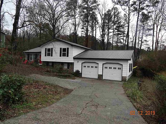 2nd image of 1930 Greendale Dr NE