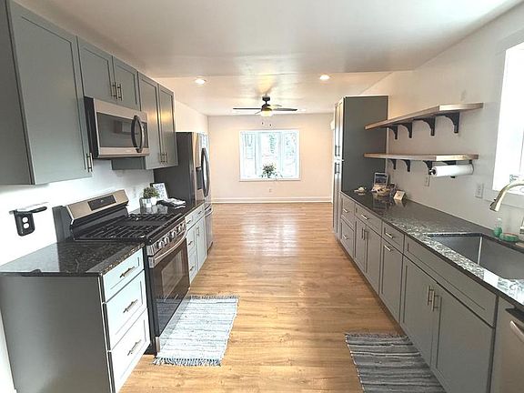 3rd image of 23055 Old Fairlee Rd