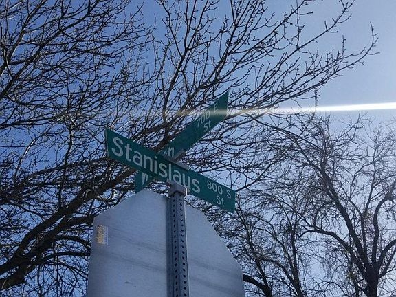 4th image of 707 E Worth St