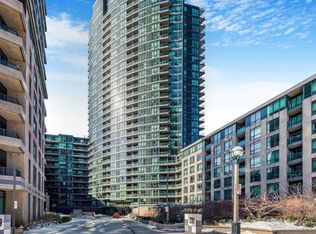 231 Fort York Blvd #220, Toronto, ON M5V 1B2