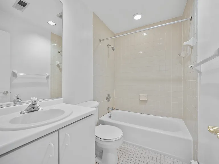 417 Denniston St #4 — Photo 11