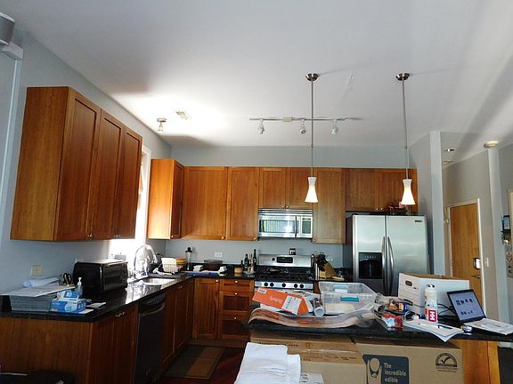 3rd image of 1646 N Bosworth Ave #4SE