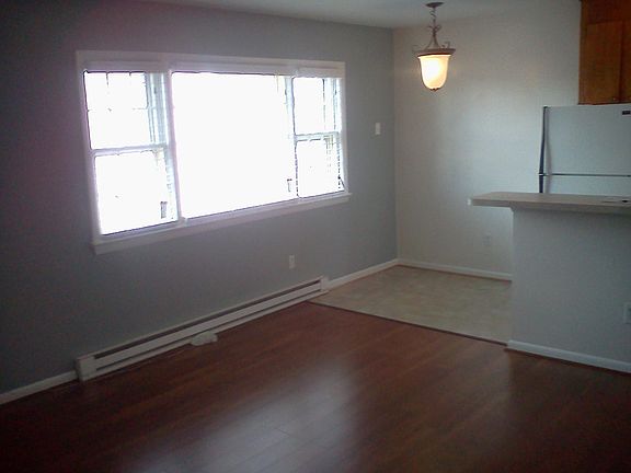 3rd image of 1023 Little Bay Ave APT 3