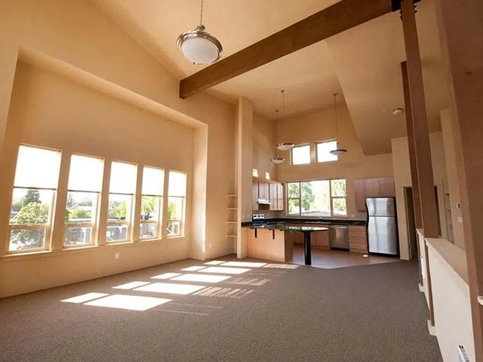 Kitchen & Living