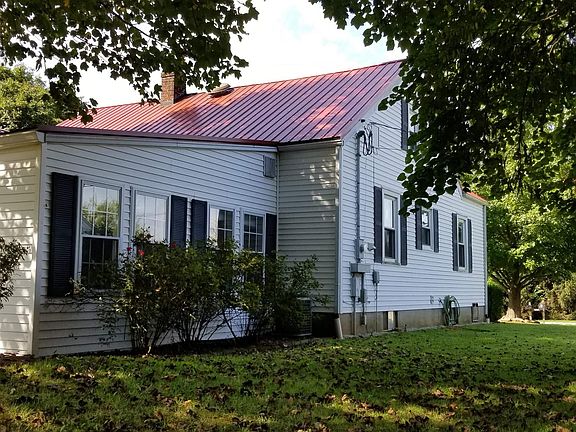 3rd image of 211 Pearl St