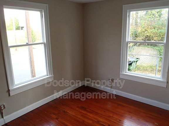 3rd image of 2915 E Leigh St APT A