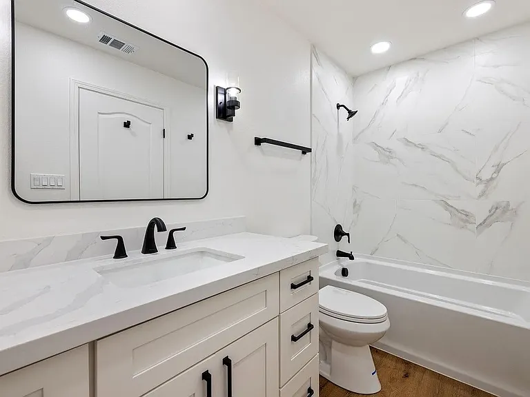 2313 O'Farrell Ave — Photo 5