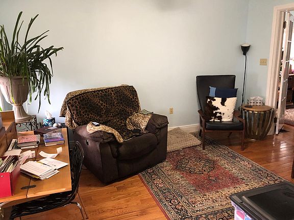 4th image of 39 Waterbury St APT 1